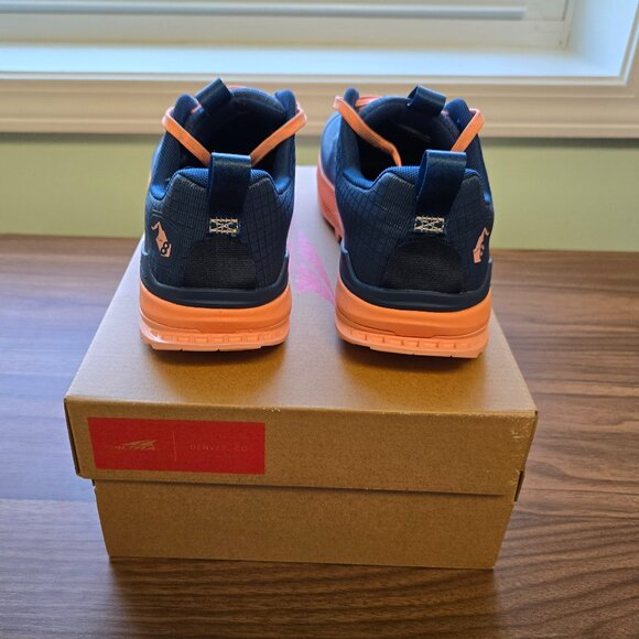 Altra Lone Peak 8, Women's 9.5, Navy/Coral - Picture 3 of 11